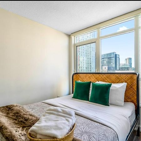The Perfect Getaway Apartment Toronto Exterior photo