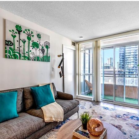 The Perfect Getaway Apartment Toronto Exterior photo