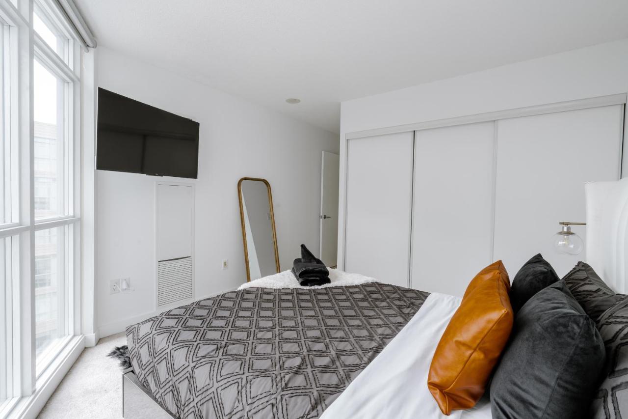 The Perfect Getaway Apartment Toronto Exterior photo