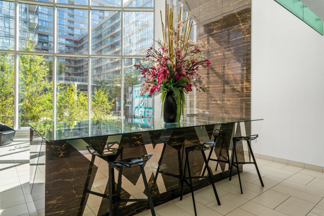 The Perfect Getaway Apartment Toronto Exterior photo
