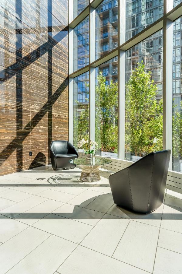 The Perfect Getaway Apartment Toronto Exterior photo