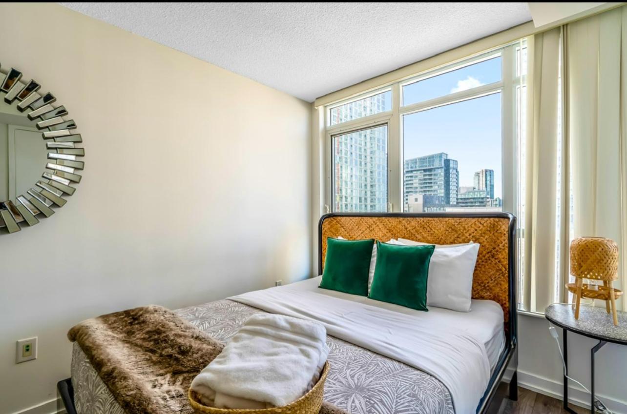 The Perfect Getaway Apartment Toronto Exterior photo